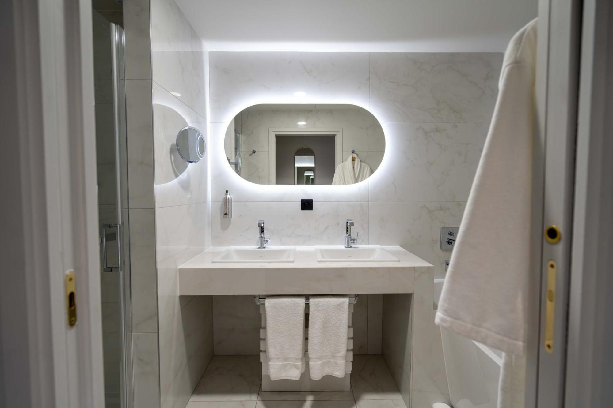 Hotel Restaurant Le Regina 4*